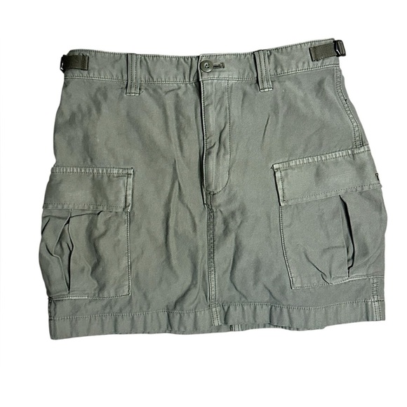 Aritzia TNA Green Cargo Mini Skirt Size 6 - Picture 1 of 5
